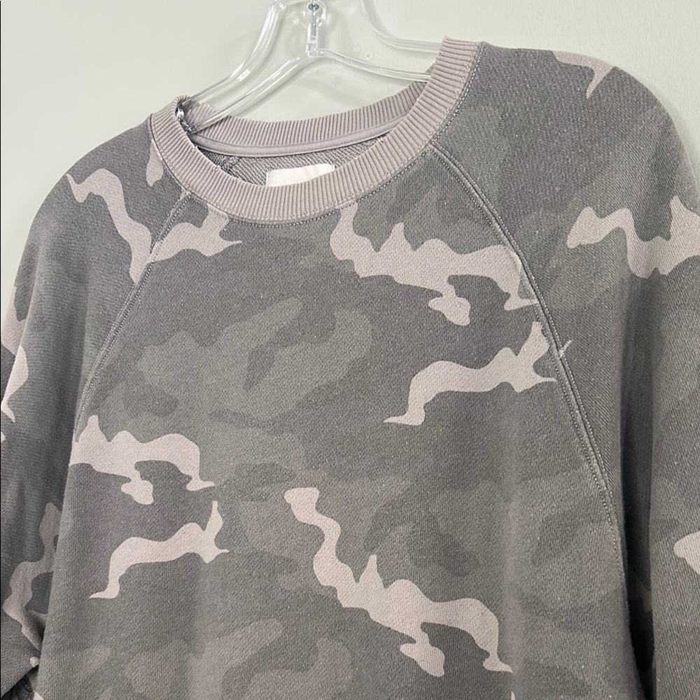 *SOLD* American Eagle Outfitters Gray Camouflage Crewneck Sweater, Size XS - Picture 3 of 7